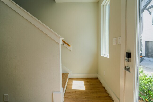 Foto del edificio - 615 Northew St