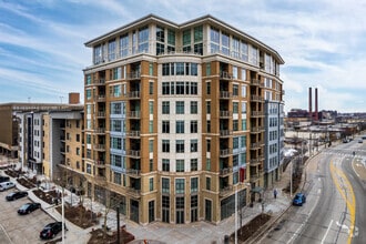 Building Photo - The Avenue District Apartments