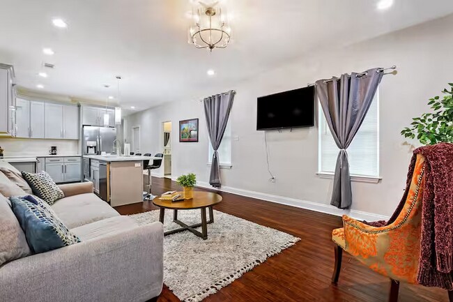 Foto del edificio - 1377 St Bernard Ave