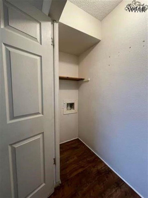 Foto principal - Spacious Townhouse in Iowa Park