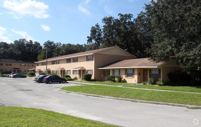 Knollwood Manor Apartments - Tampa, FL | Apartments.com