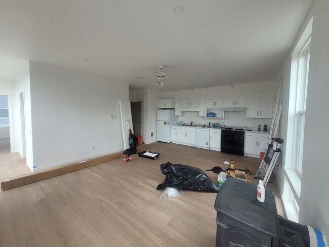 Building Photo - Beautifully updated Apartment in the Heart...