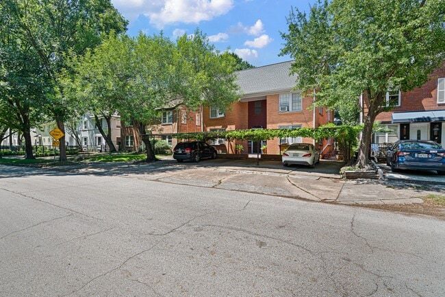 Building Photo - 1806 Banks St