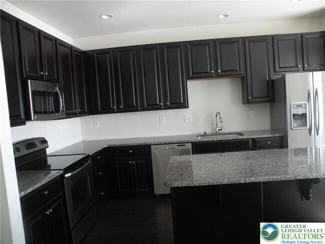 Foto del edificio - 6092 Valley Forge Dr