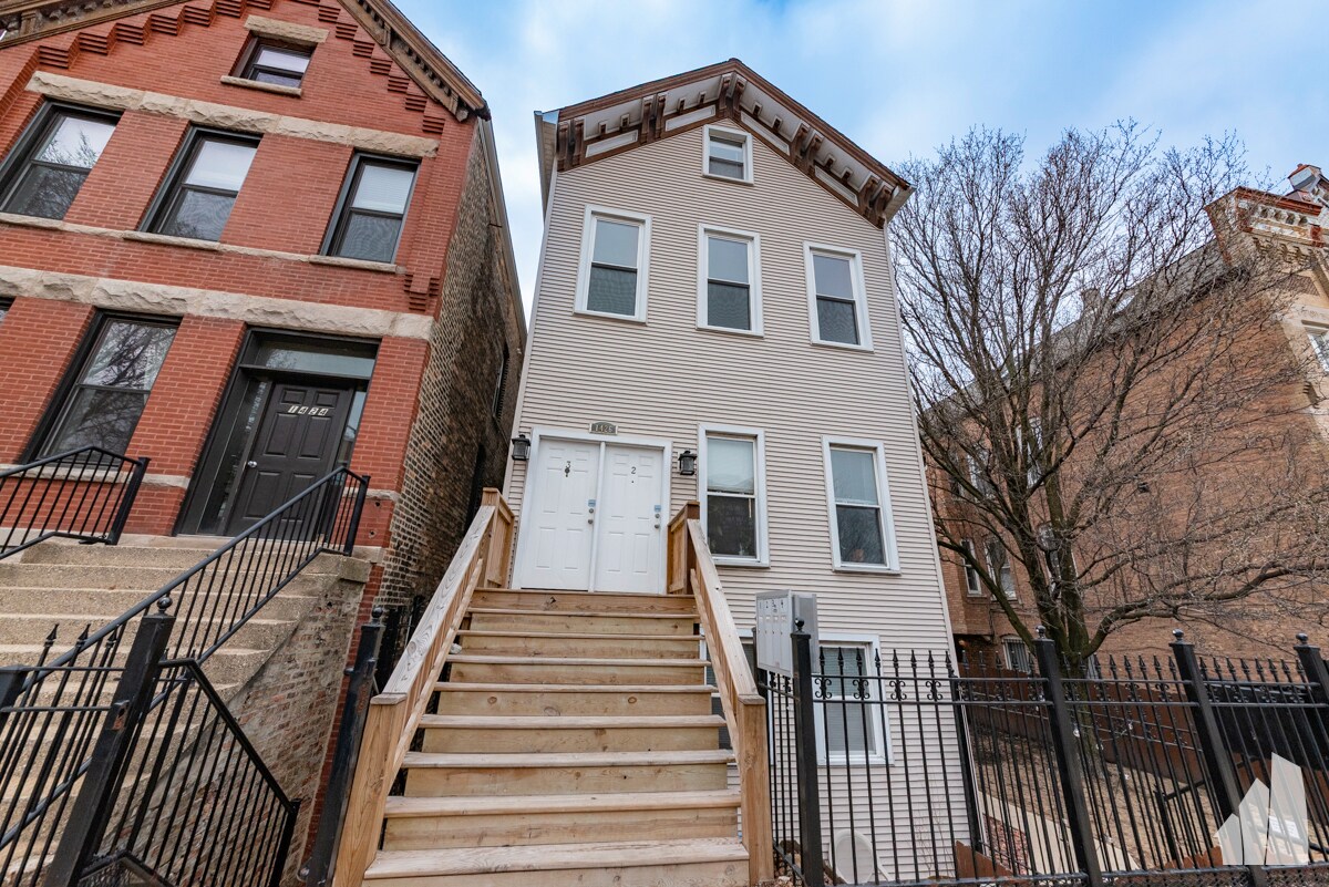 Foto principal - 1426 N Greenview Ave