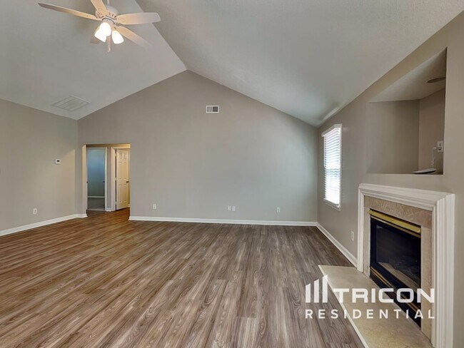 Foto del edificio - 14426 Planters Knob Ln