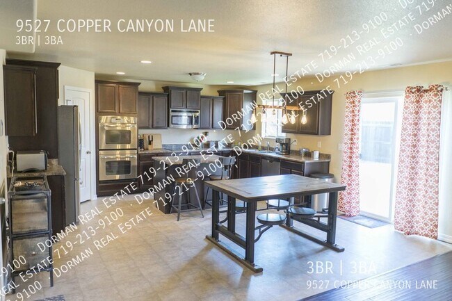 Foto del edificio - 9527 Copper Canyon Ln
