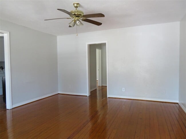 Building Photo - 5016 Walker St