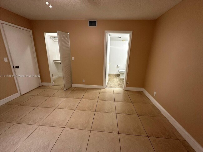 Building Photo - 8750 Royal Palm Blvd