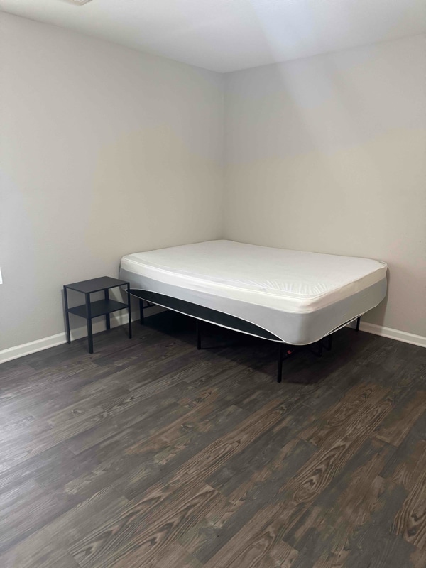 Building Photo - 23338 High Pt St