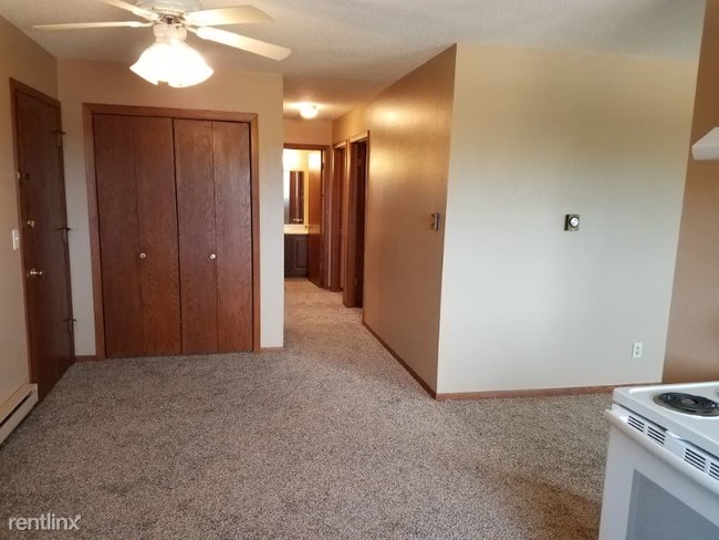 Building Photo - 2616 Country Club Pkwy
