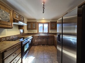 Building Photo - 2835 Don Quixote