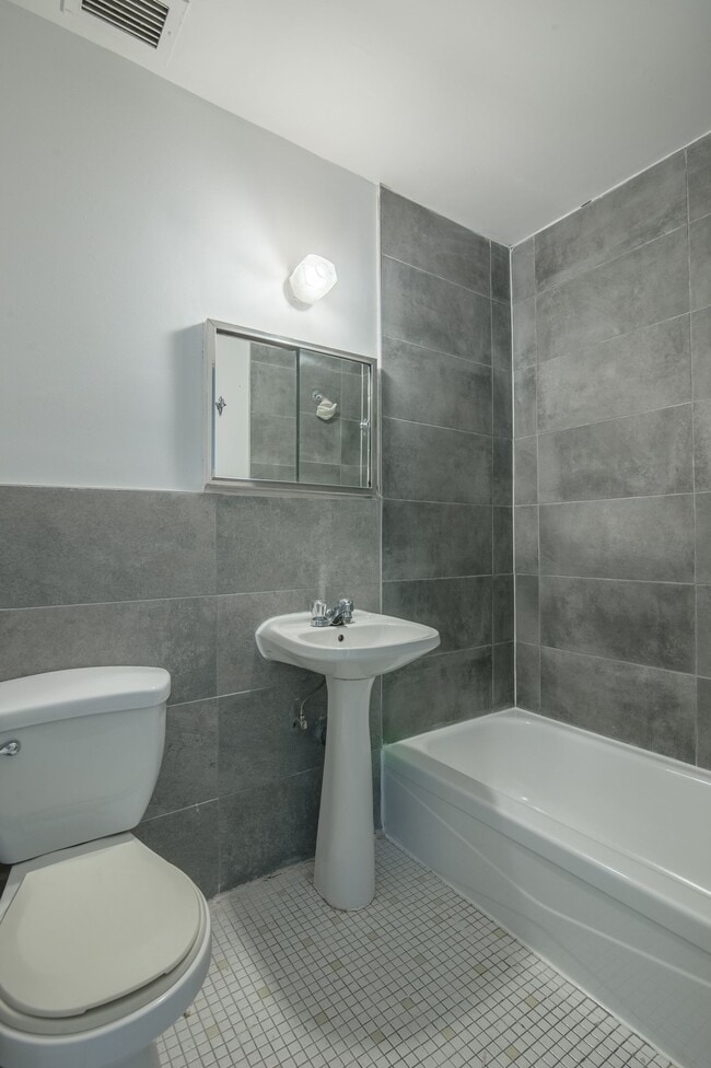 Photo du bâtiment - 3495 Av. Van Horne