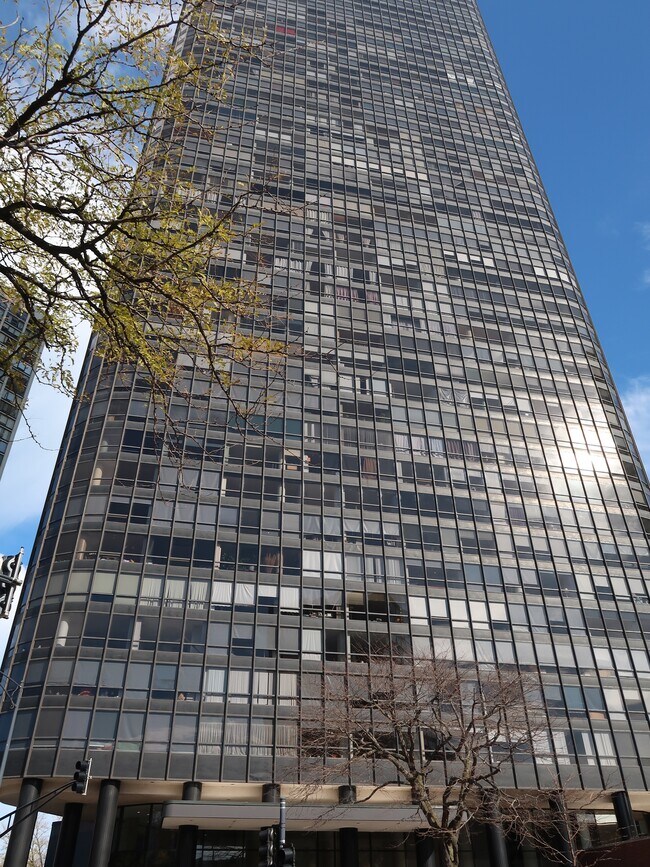 Foto del edificio - 5415 N Sheridan Rd