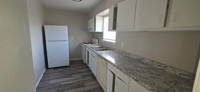 Building Photo - 650 Central Ave