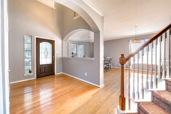 Building Photo - 1731 Maryvale Dr