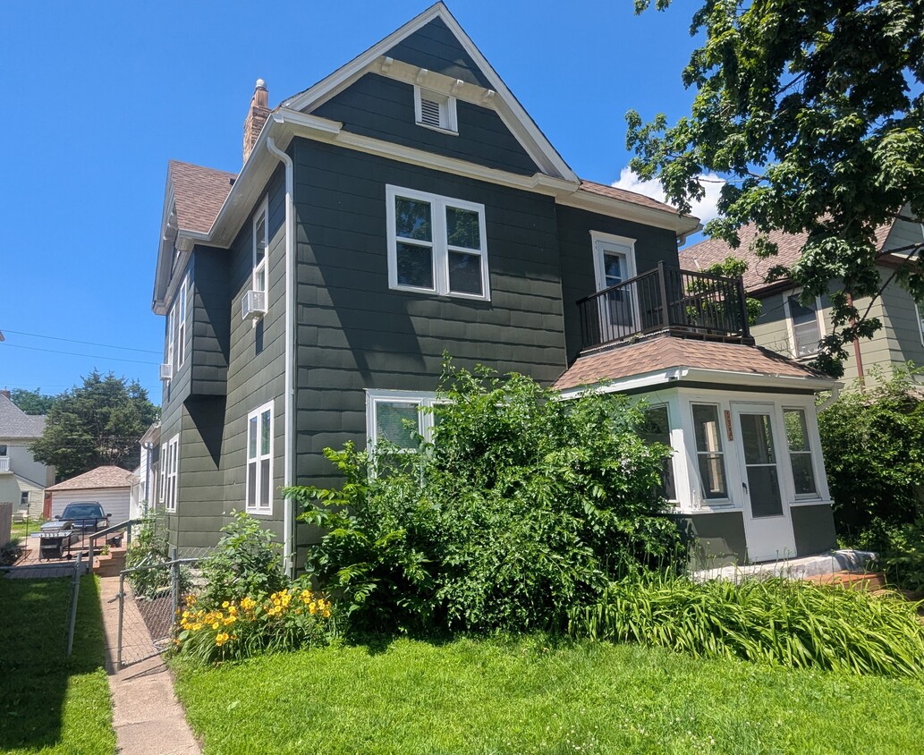Primary Photo - 1330 Monroe St NE