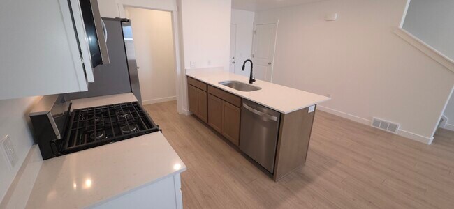 Building Photo - 4335 N 325 E