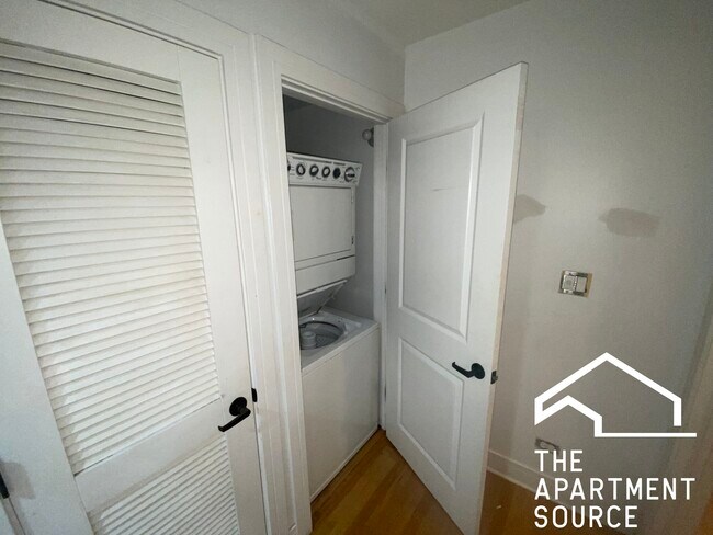 Building Photo - 2528 W Fitch Ave