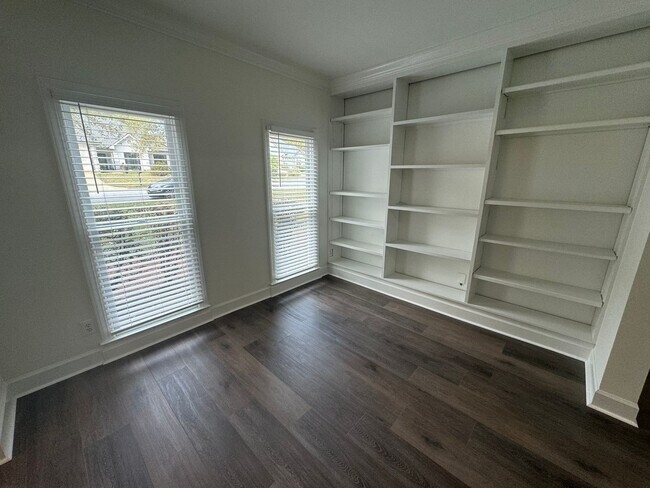 Building Photo - Updated House in Hampton Park!