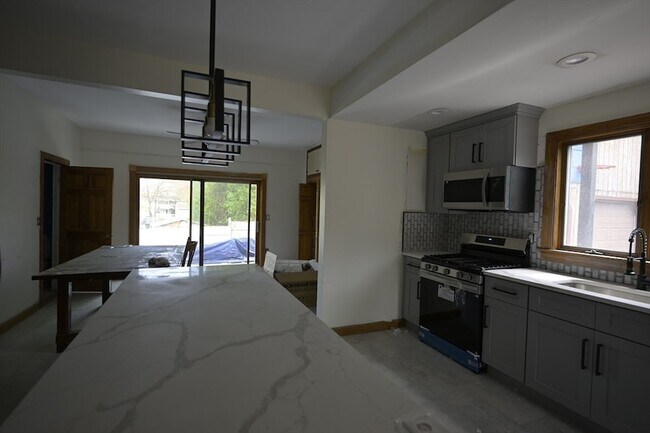 Foto del edificio - 4 Watson Rd