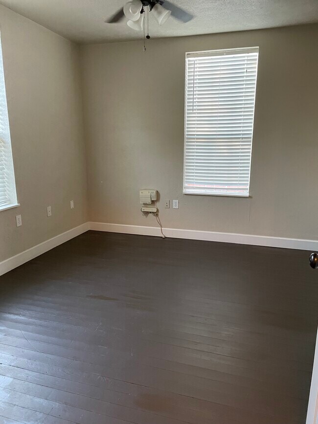 Dormitorio - 1203 12th St