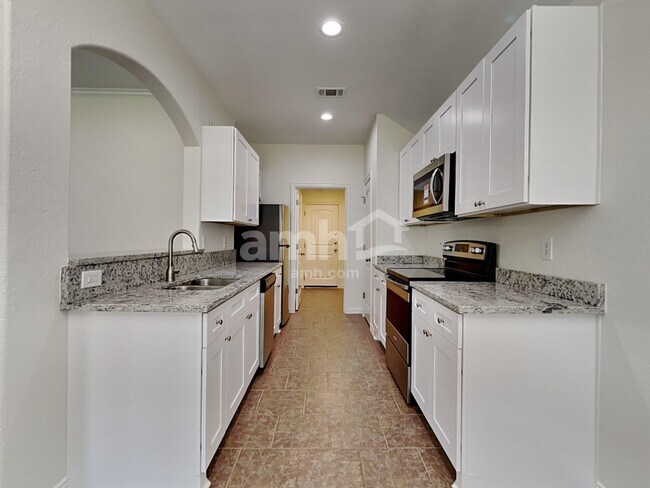 Building Photo - 322 Creekside Way