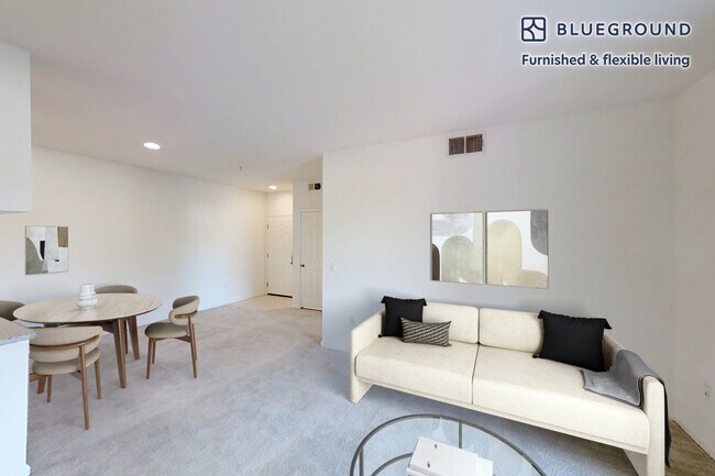 Foto del edificio - 3200 Rubino Dr