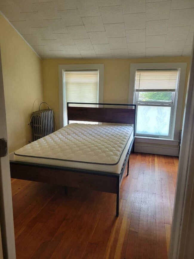 Building Photo - 22 Fruit St