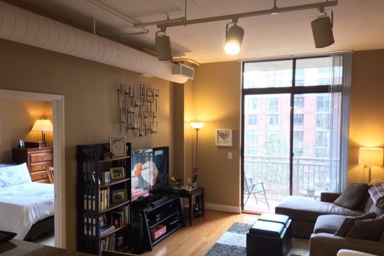 Living Room - 10ft Ceilings - 1201 N Garfield St