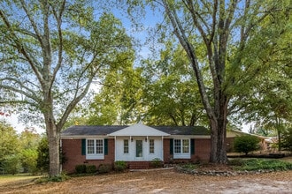 Building Photo - 24 Lionel Ln NE