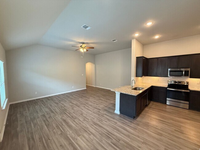 Foto del edificio - 3bd 2ba in Prime Location