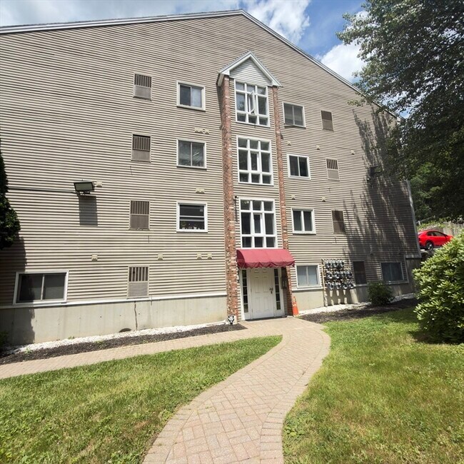 Foto del edificio - 44 Maria Ave