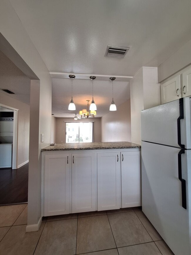 Building Photo - Charming 2-Bedroom Condo in Scenic Winter ...