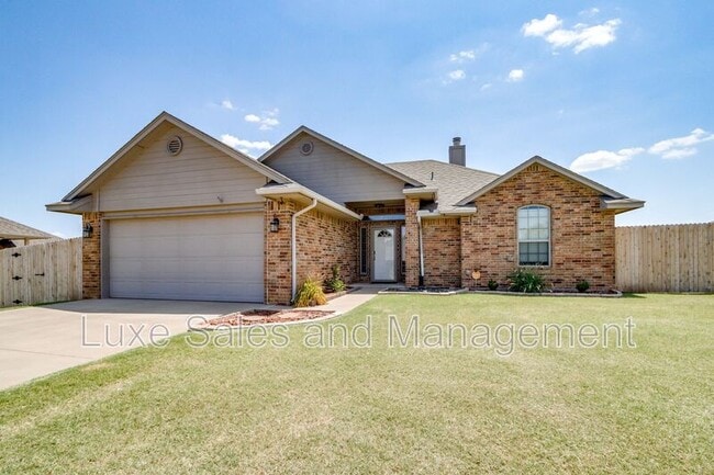 Photo - 1174 Misty Ln NW House