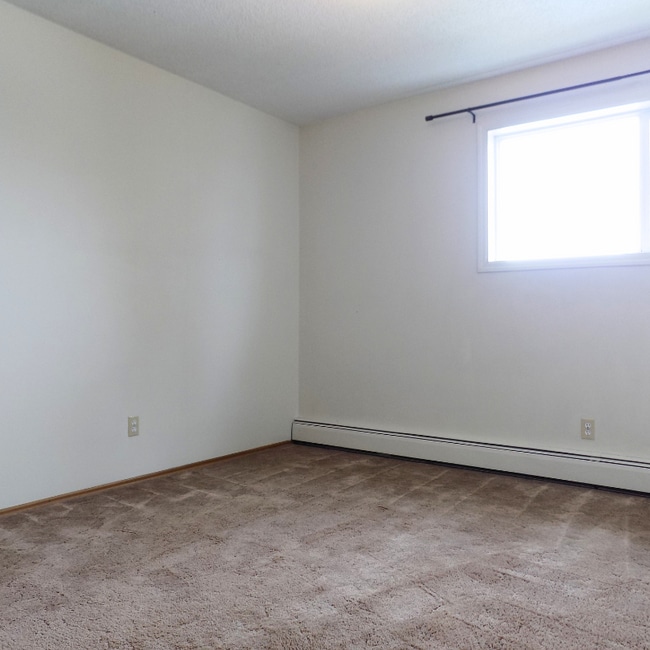 Building Photo - 10327-10107 107 Ave