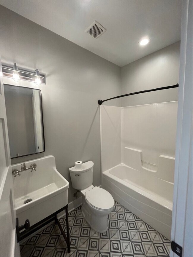 Foto del edificio - 312 N 2nd St
