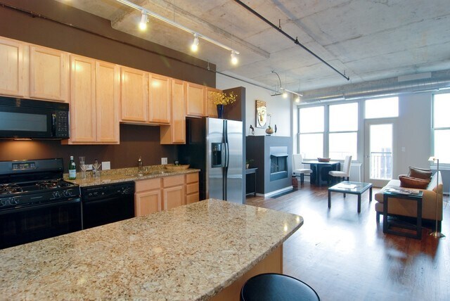 Building Photo - 6 S Laflin St