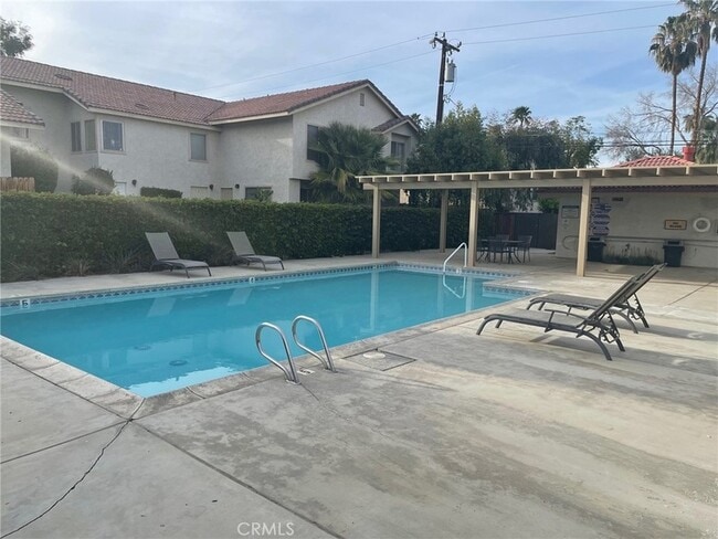 Foto del edificio - 74614 Driftwood Dr