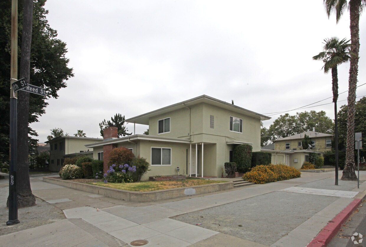 Primary Photo - 355-371 E Reed St