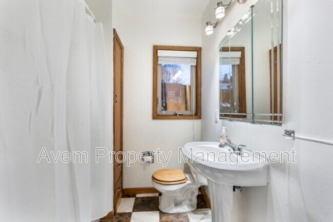 Foto del edificio - 2879 NW Thurman St