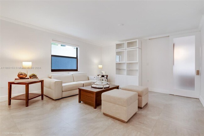 Foto del edificio - 3265 Virginia St