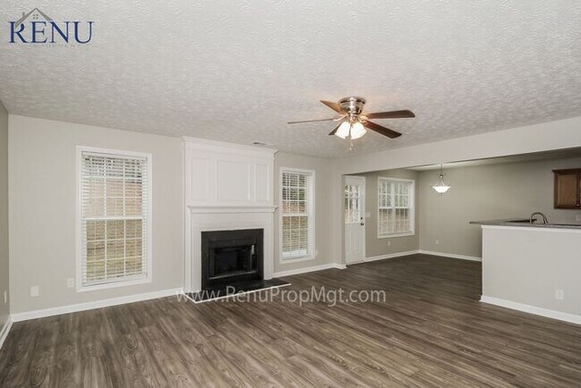 Foto del edificio - Now available 6 bedrooms 3.5 baths