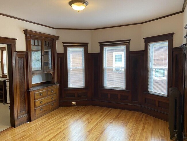 Foto del edificio - 13-15 Lakehill Ave