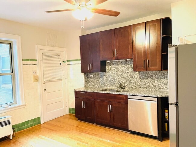 Building Photo - 1527 W Pratt Blvd