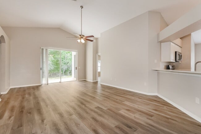 Building Photo - 29611 Birds Eye Dr