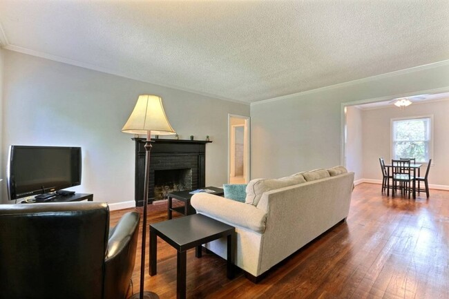 Foto del edificio - Large 2BR/1BA Ardsley Park House For Rent