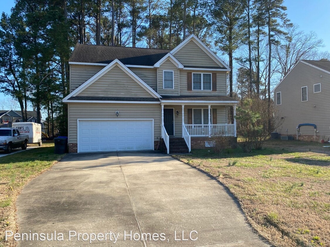 4 br, 2.5 bath House 728 Old Ft Eustis House Rental in Newport News, VA