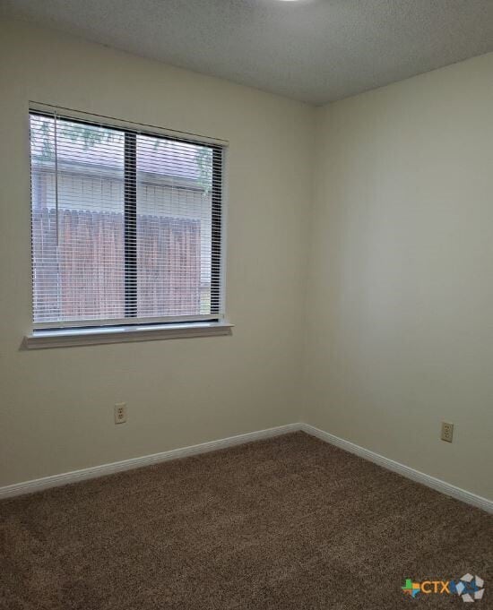 Building Photo - 2211 Barry Dr
