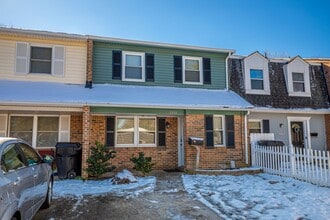 Building Photo - 3393 Lakecrest Rd